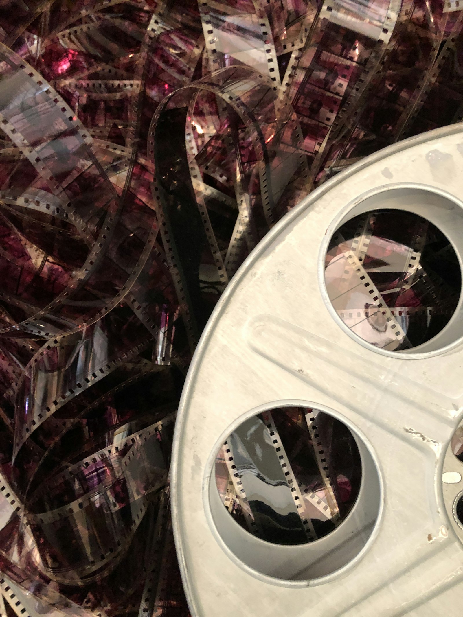 Archives filmiques anciennes en bobines et bandes